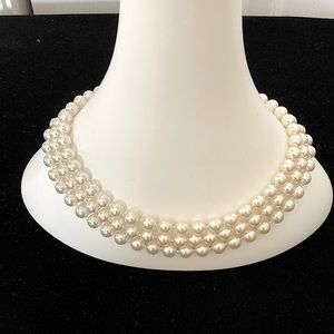 Glass pearl necklace 3 tiered